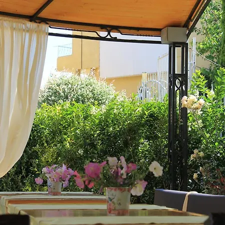 семеен идън Ξενοδοχείο