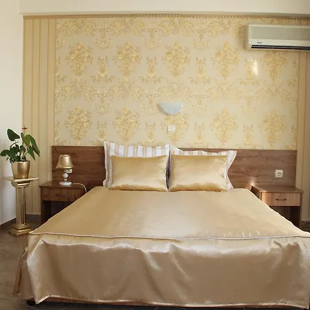 Otel семеен идън 3*